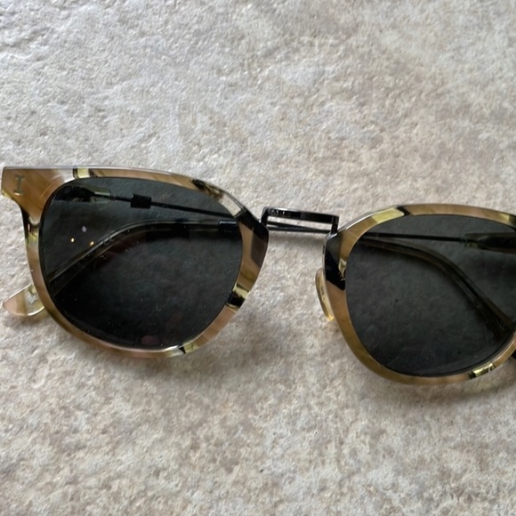 Illesteva sunglasses - Picture 3 of 3